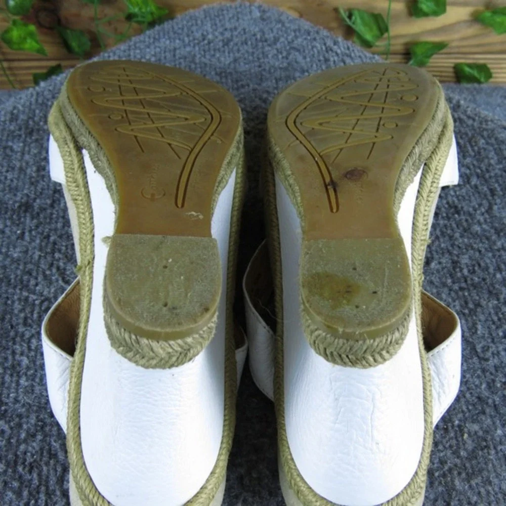 Earthies Bellini Women's 10 White Leather Wedge‎ Sandal Floral Detail Comfort